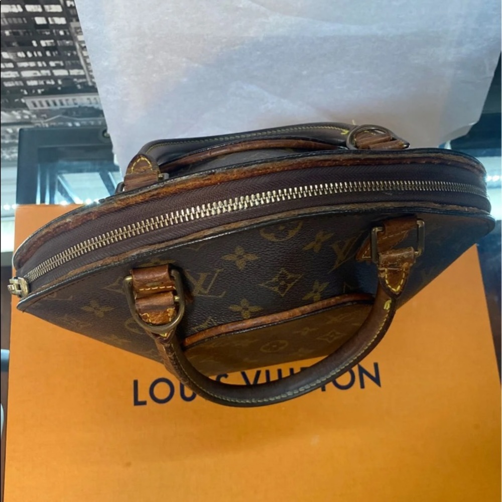 SOLDAuthentic Louis Vuitton Monogram Ellipse Tote Handbag - Picture 6 of 13